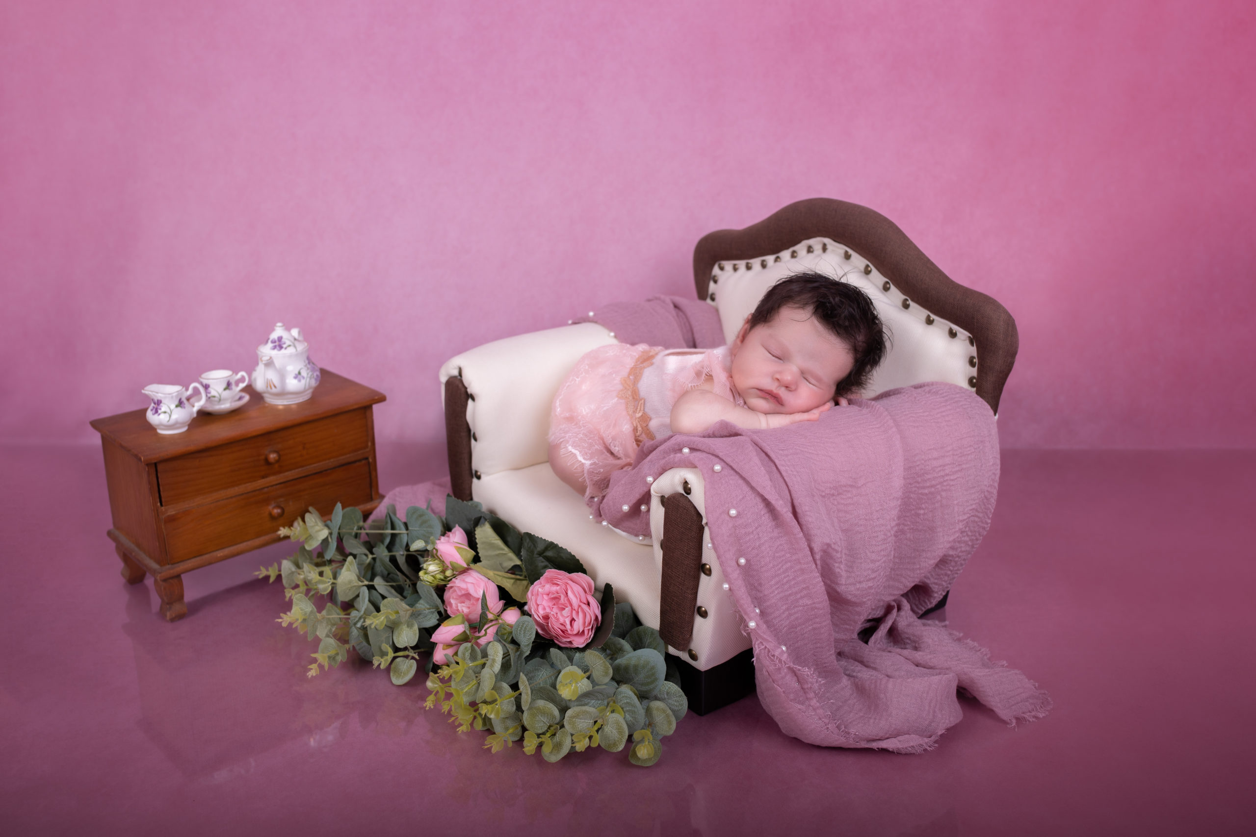 séance nouveau né de moins de 15 jours mise en scène newborn posing bruguières bouloc toulouse photographe