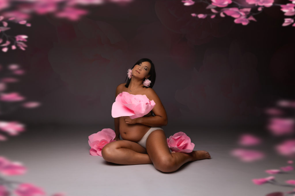Photographe grossesse, séance photo femme enceinte, studio maternité, portrait artistique 31.